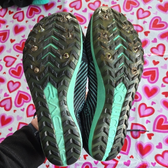 Saucony Women's Black and Green Athletic Shoes - Picture 8 of 8